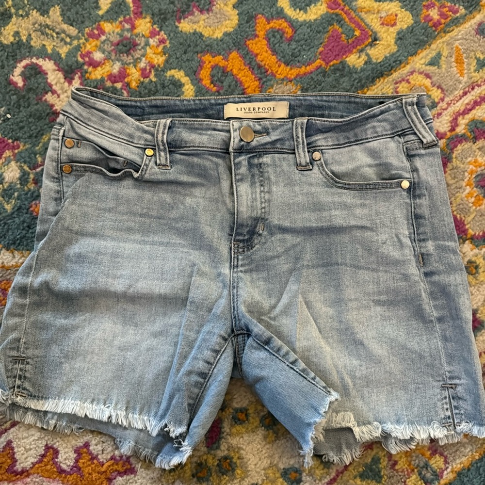 Like new Liverpool mid length Denim Shorts size 8